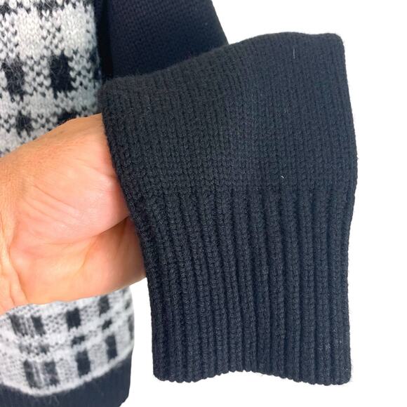 Banana Republic Womens Sz M White/Black Plaid Front Crew Sweater - Picture 6 of 11